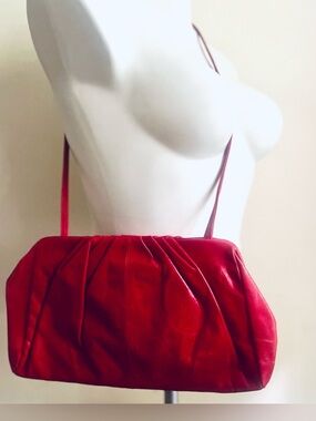 HOBO Vintage Cherry Leather Gerti bag 90s